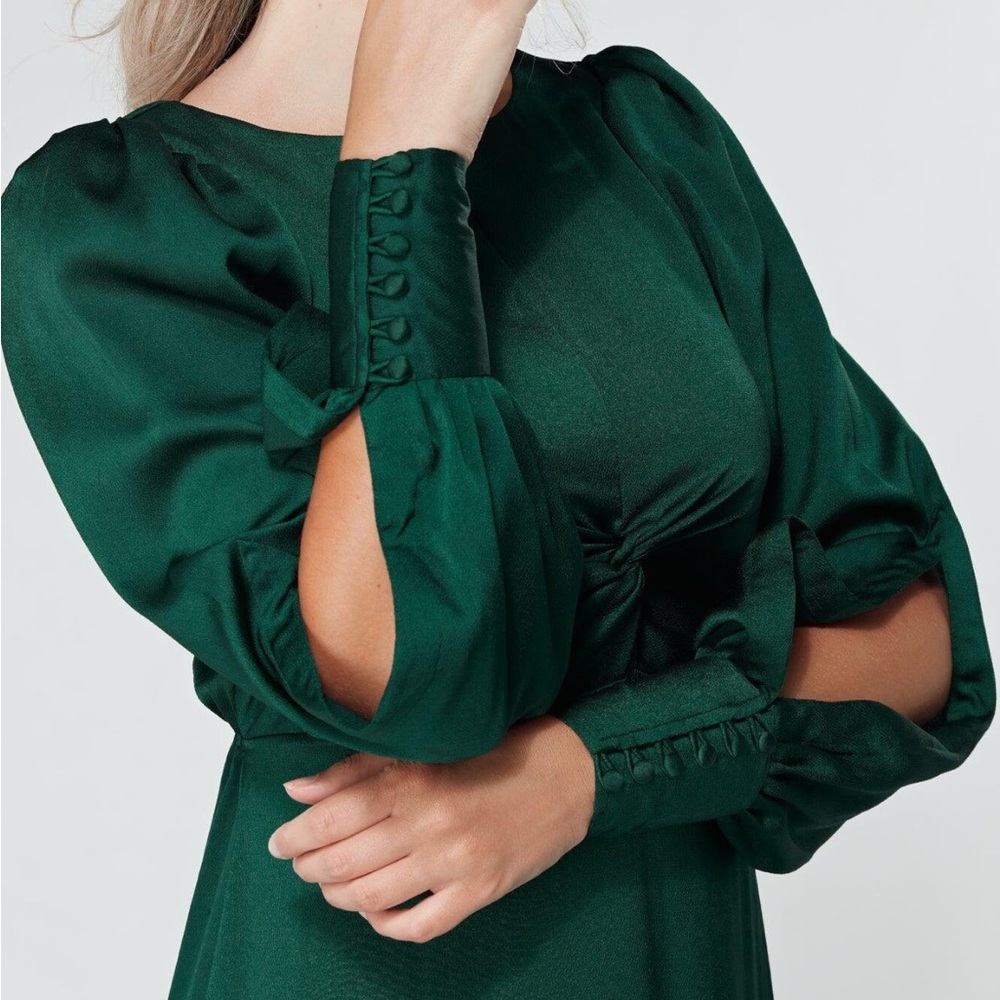 Emerald Green Bishop Sleeve Gown for Weddings - Picture 5 of 8